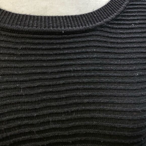 Dalia | Women’s Ribbed Long Sleeve Shirt - Picture 3 of 5